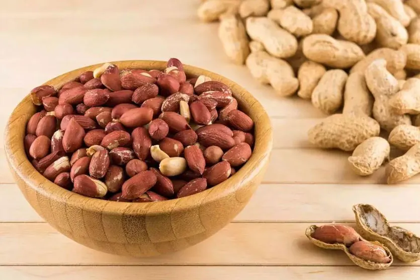 با خواص بادام زمینی برای استخوان بیشتر آشنا شوید | مستر پسته - خواص بادام زمینی برای استخوان‌ها را بشناسید؛ منبعی سرشار از کلسیم، منیزیم و فسفر که به تقویت استخوان‌ها، افزایش تراکم و پیشگیری از پوکی استخوان کمک می‌کند.