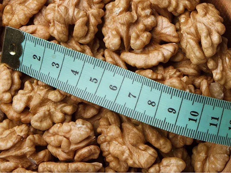 8.خواص گردو برای زنان در کنترل وزن و تنظیم قند خون - با خواص گردو برای زنان آشنا شوید؛ از تقویت پوست و مو، قلب و مغز گرفته تا تنظیم هورمون‌ها، سلامت رحم و دوران بارداری. یک راهنمای کامل برای افزایش سلامت و زیبایی زنان.